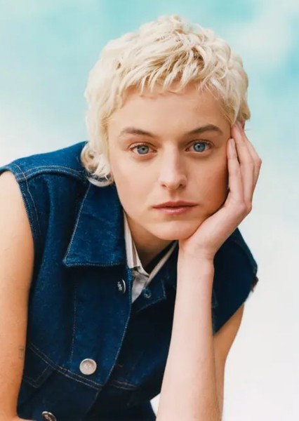 Emma Corrin photo