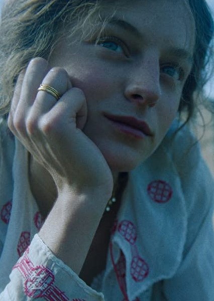 Emma Corrin photo