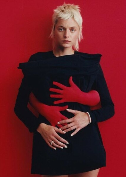 Emma Corrin photo