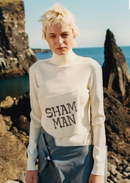 Emma Corrin photo