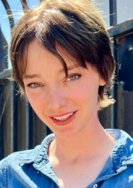 Emma Dumont