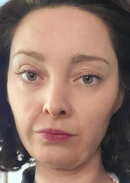 Emma Dumont photo
