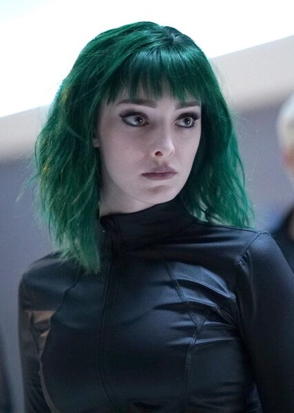 Emma Dumont