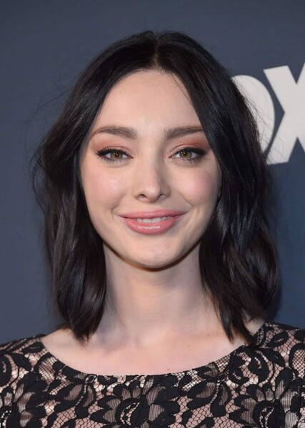 Emma Dumont photo