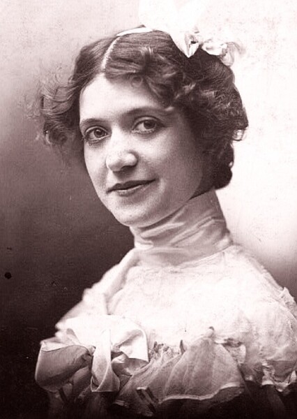 Emma Dunn photo