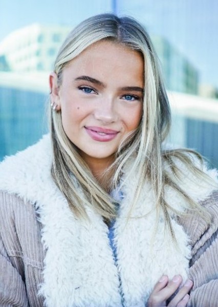Emma Ellingsen photo