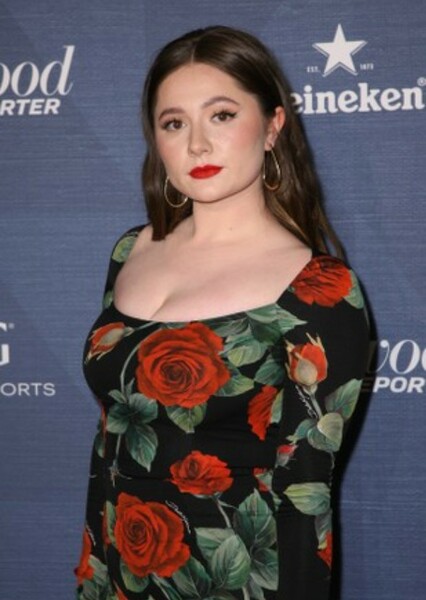 Emma Kenney photo