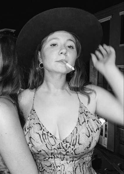 Emma Kenney photo