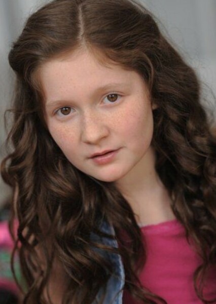 Emma Kenney photo