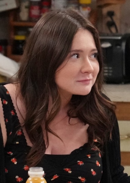 Emma Kenney photo