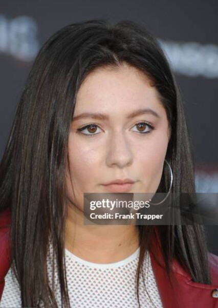 Emma Kenney photo