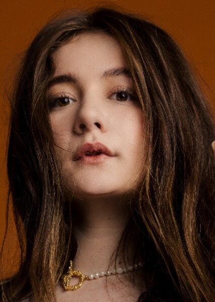 Emma Kenney photo