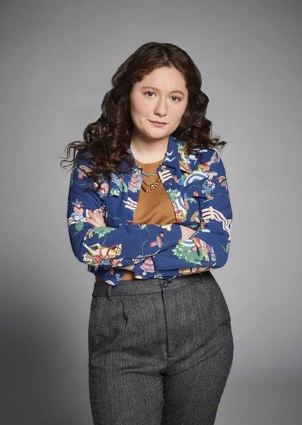 Emma Kenney photo