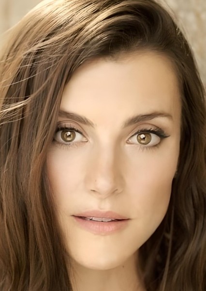 Emma Lahana photo