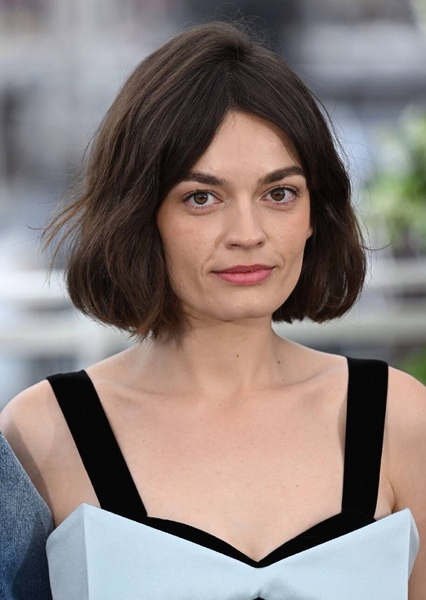Emma Mackey photo
