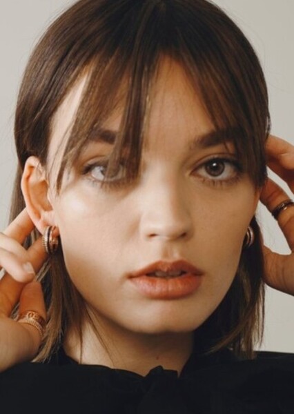 Emma Mackey photo
