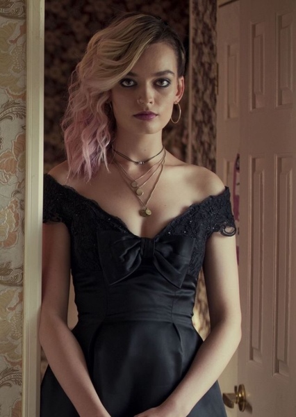 Emma Mackey photo