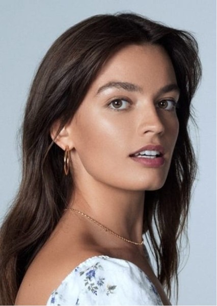Emma Mackey photo