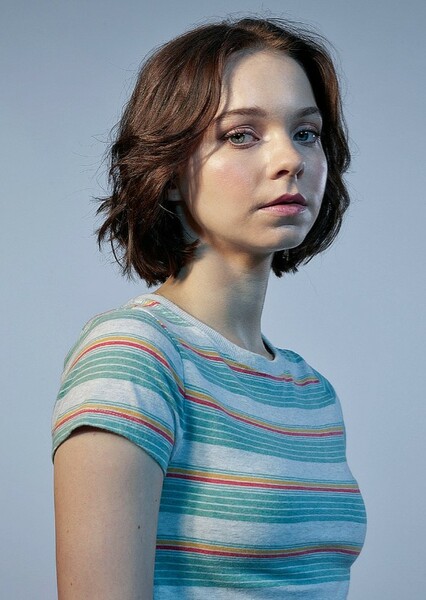 Emma Myers photo