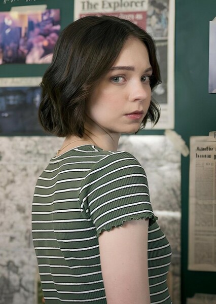 Emma Myers photo