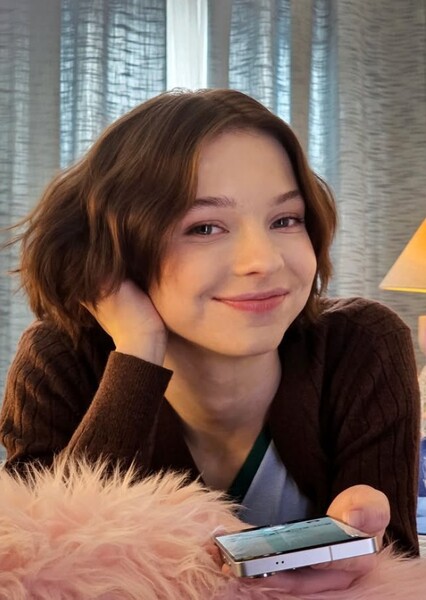 Emma Myers photo