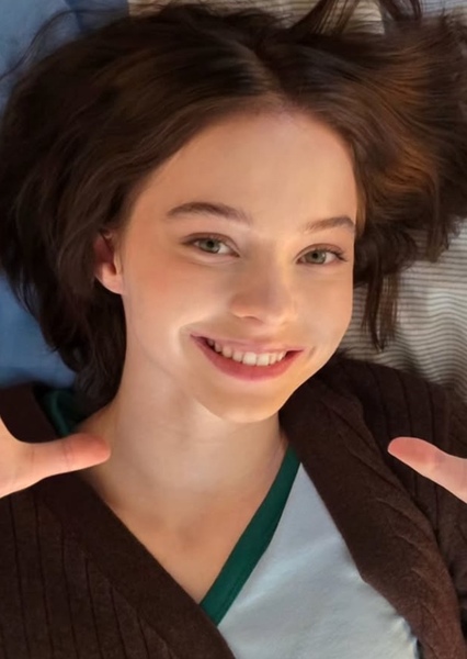 Emma Myers photo