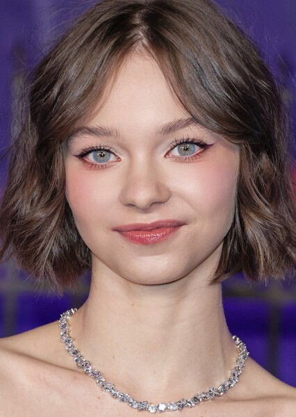 Emma Myers photo
