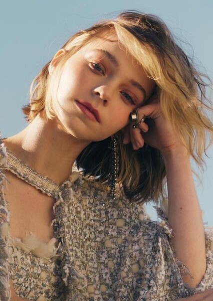 Emma Myers photo