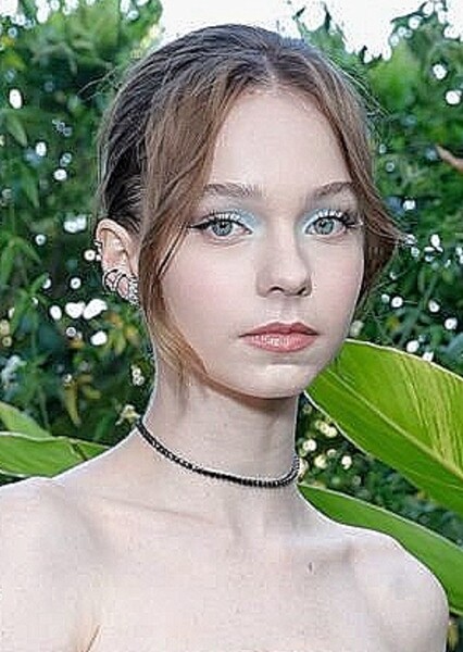 Emma Myers photo
