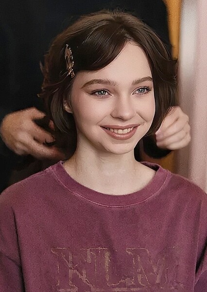 Emma Myers photo