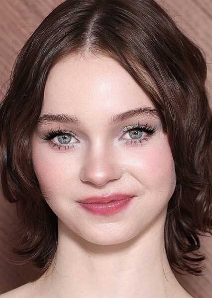 Emma Myers photo