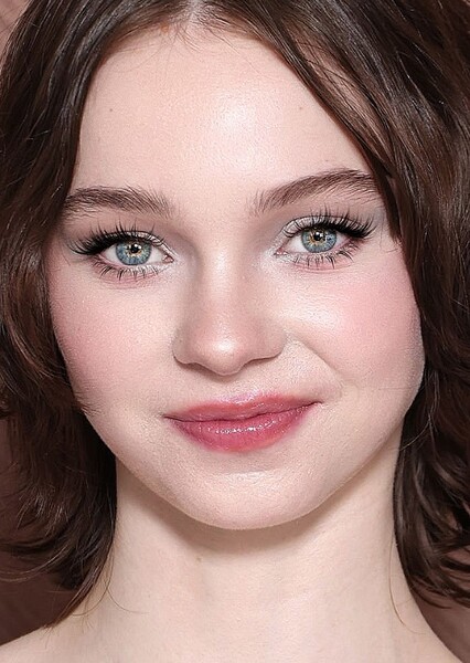 Emma Myers photo