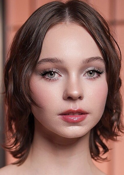 Emma Myers photo