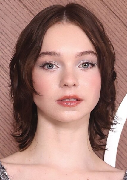 Emma Myers photo