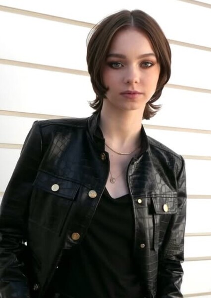 Emma Myers photo