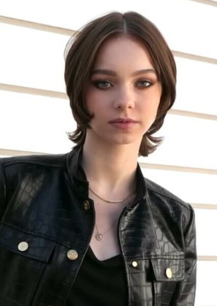 Emma Myers photo