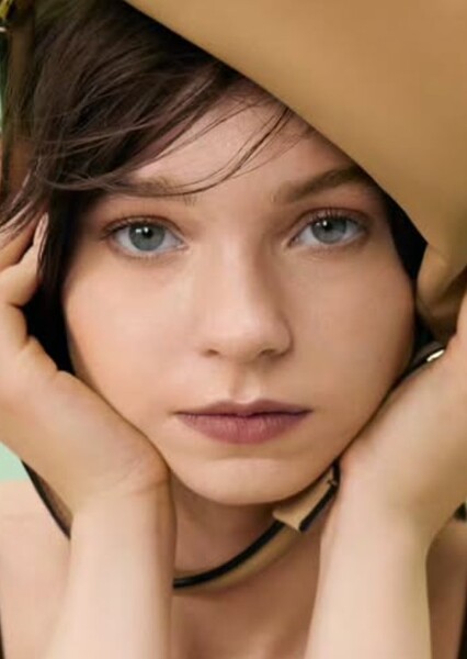 Emma Myers photo