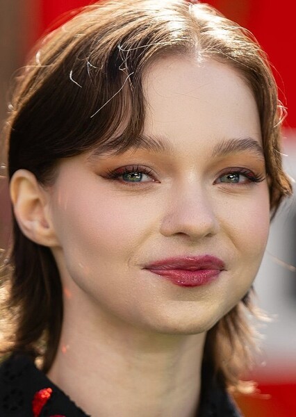 Emma Myers photo