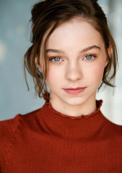 Emma Myers photo