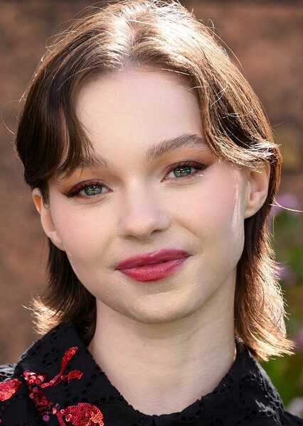 Emma Myers photo