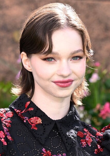 Emma Myers photo