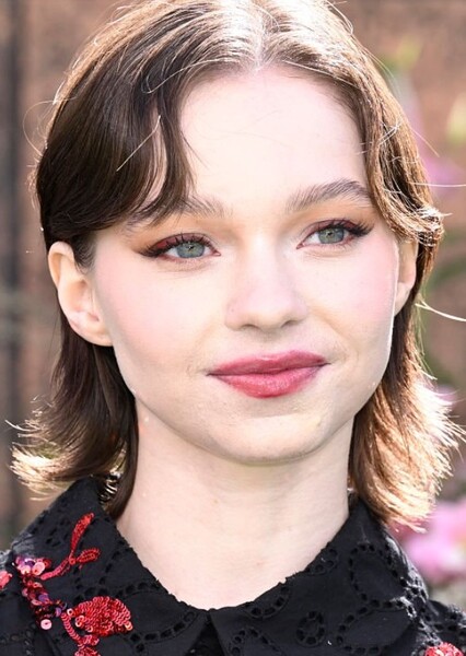 Emma Myers photo