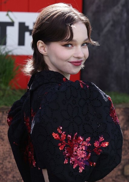 Emma Myers photo