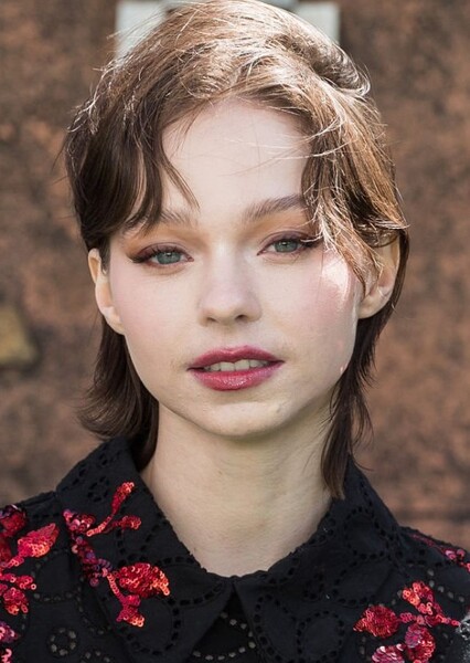 Emma Myers photo
