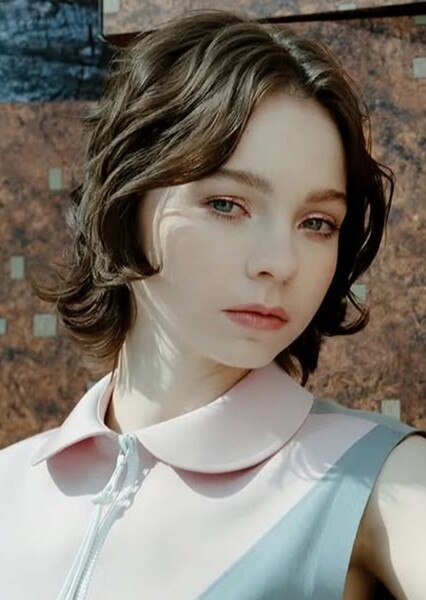 Emma Myers photo
