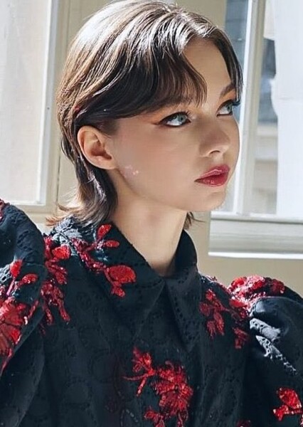 Emma Myers photo