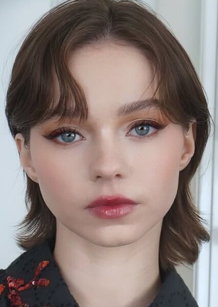 Emma Myers photo