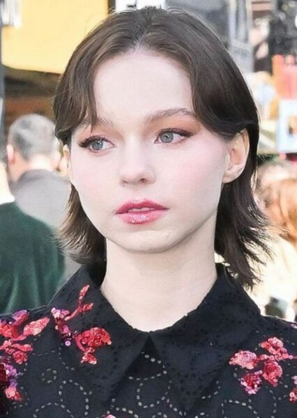 Emma Myers photo