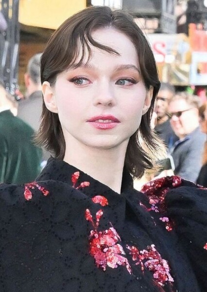 Emma Myers photo