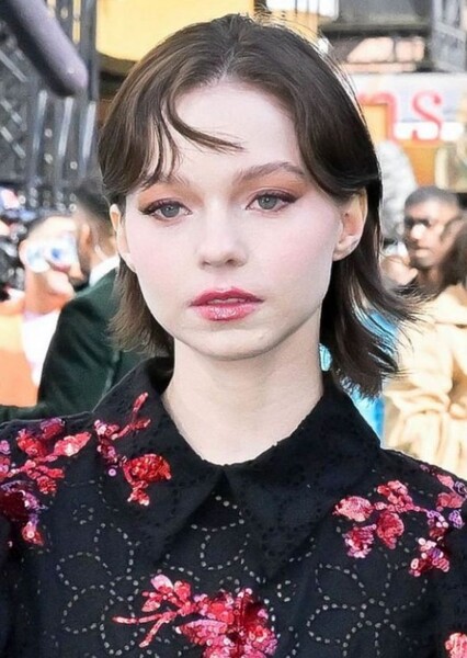 Emma Myers photo
